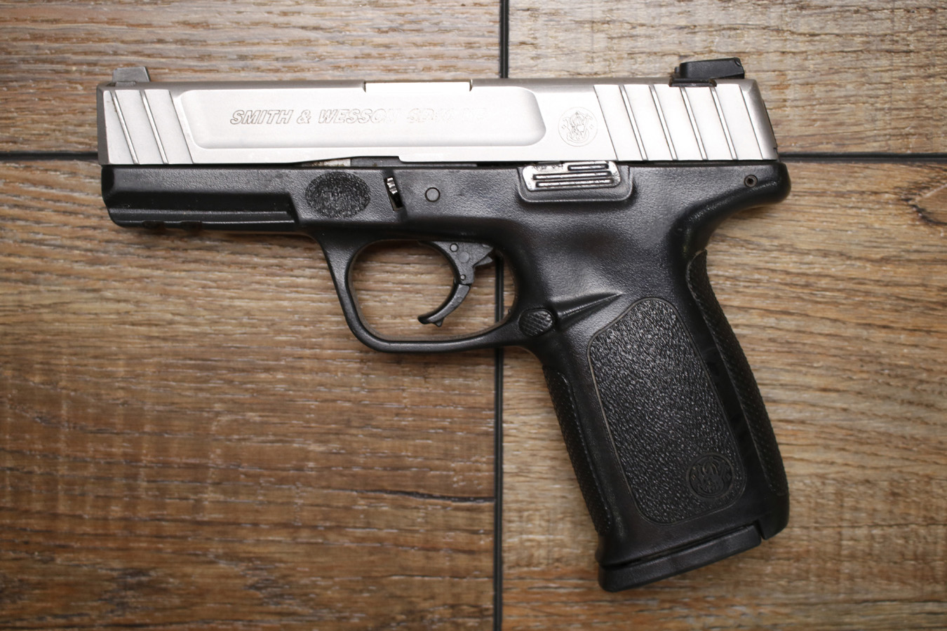 SMITH AND WESSON SD40 VE 40 S&W Police Trade-in Pistol